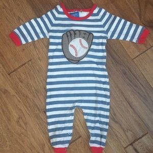 Excellent condition Mud Pie outfit! No stains